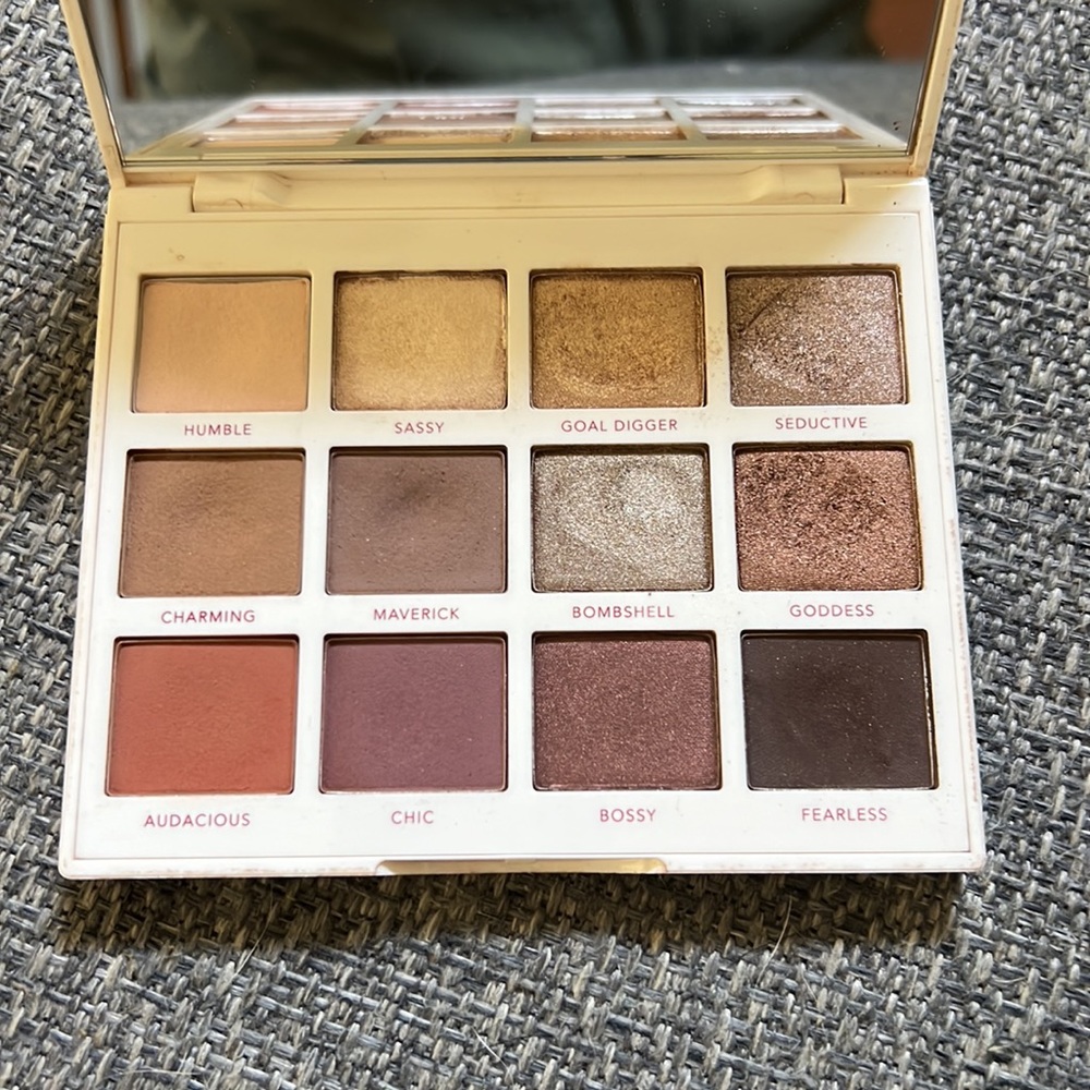 Persona Cosmetics Identity Palette